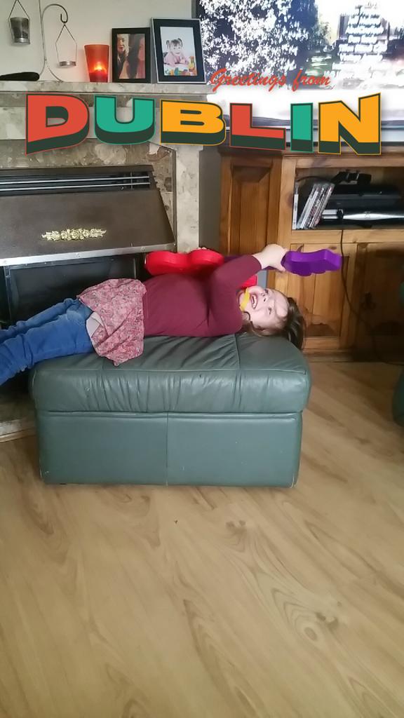 snapperkavanagh's tweet photo. My 4 year old daughter listening/playing along to @butchwalker Pretty Melody #TeleHead #EvenPlaysGuitarLikeYou 😂😂 http://t.co/Avw7b0r9Dl