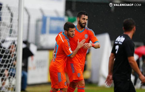 valenciacf_en's tweet photo. VIDEO | Relive all the #VCF goals of the 2015/16 preseason https://t.co/Mm0nV4sSVi #VCFOnTour2015 http://t.co/7cel9mggUY