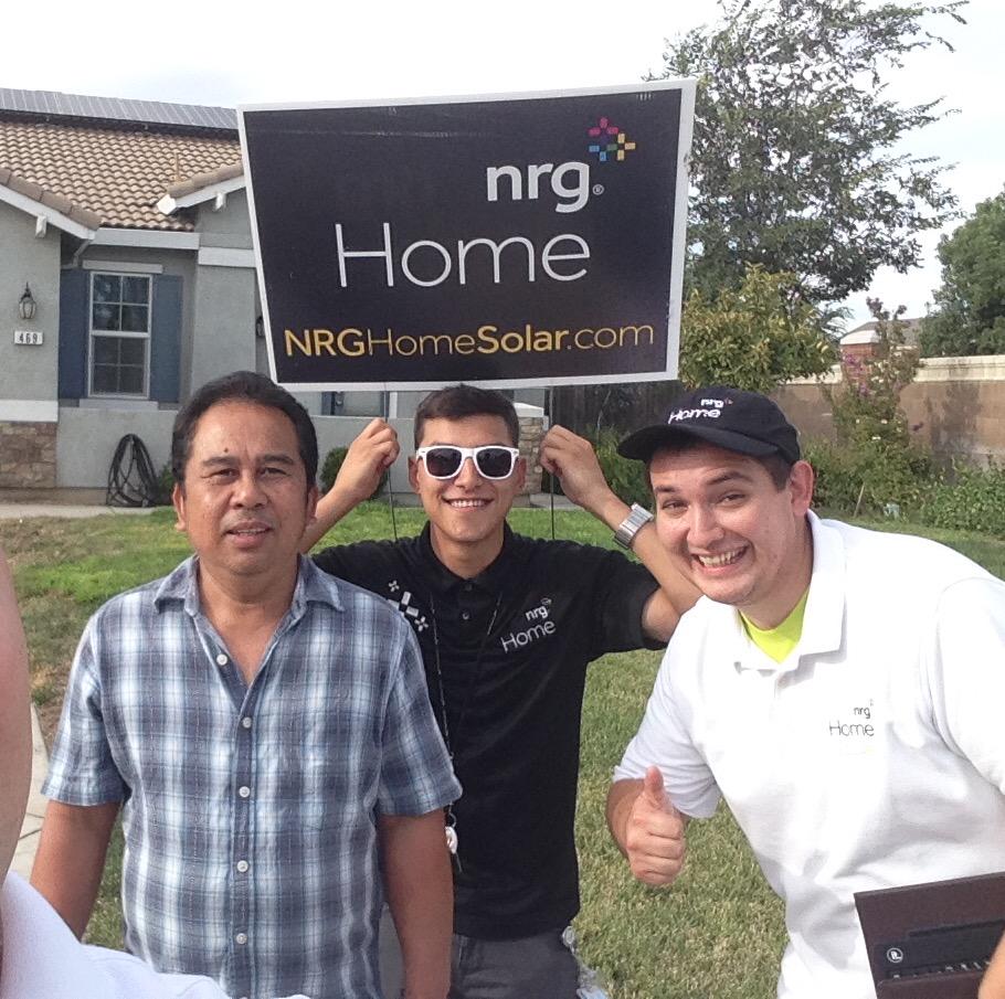 NRGHOMEDQ92's tweet photo. @Dsolar4life #Livingston #TashimaDr #NRGSolarSelfie @NRGHomeSolar @Solar4yourhome #CAStyle #ThereGoesTheNeighborhood http://t.co/77vYQS6uOS