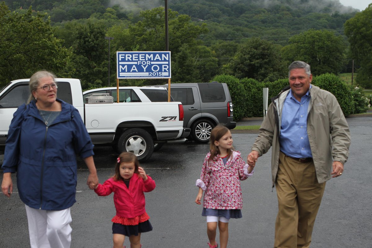 freemanformayor's tweet photo. Bill just cast his vote, have you voted yet? Tweet and FB us your pictures from the polls! #TeamFreeman #NashForward http://t.co/e6BMLbOZIJ