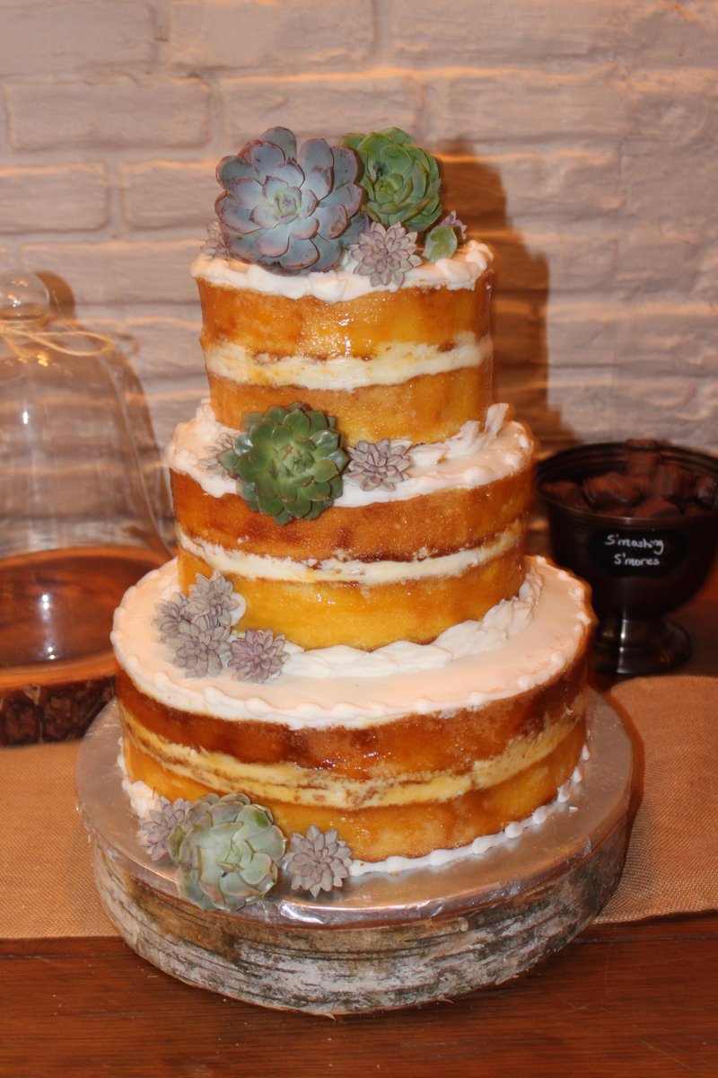 Make My Cake also does WEDDING CAKES! #Sweetie #MakeMyCake #Wedding #WeddingCakes