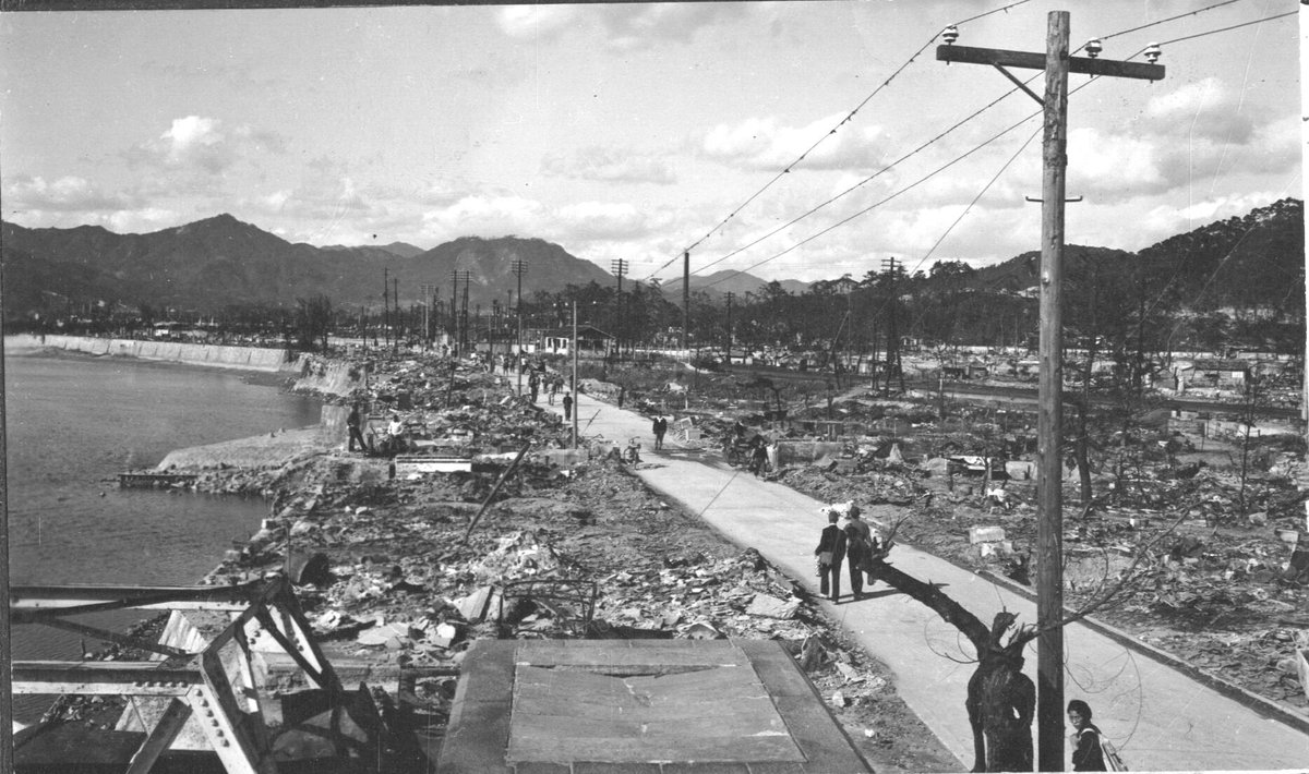 ArchivedFilms's tweet image. Photographs and sound recordings from #Hiroshima #HiroshimaNagasaki70 
unwritten-record.blogs.archives.gov/2015/08/06/wit…