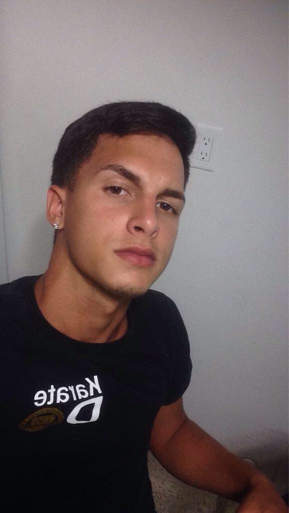 Alextrxm's tweet photo. quand t'envois des snap a tes amis vs quand t'envois des snap a ta crush http://t.co/oNUqMHvBqg