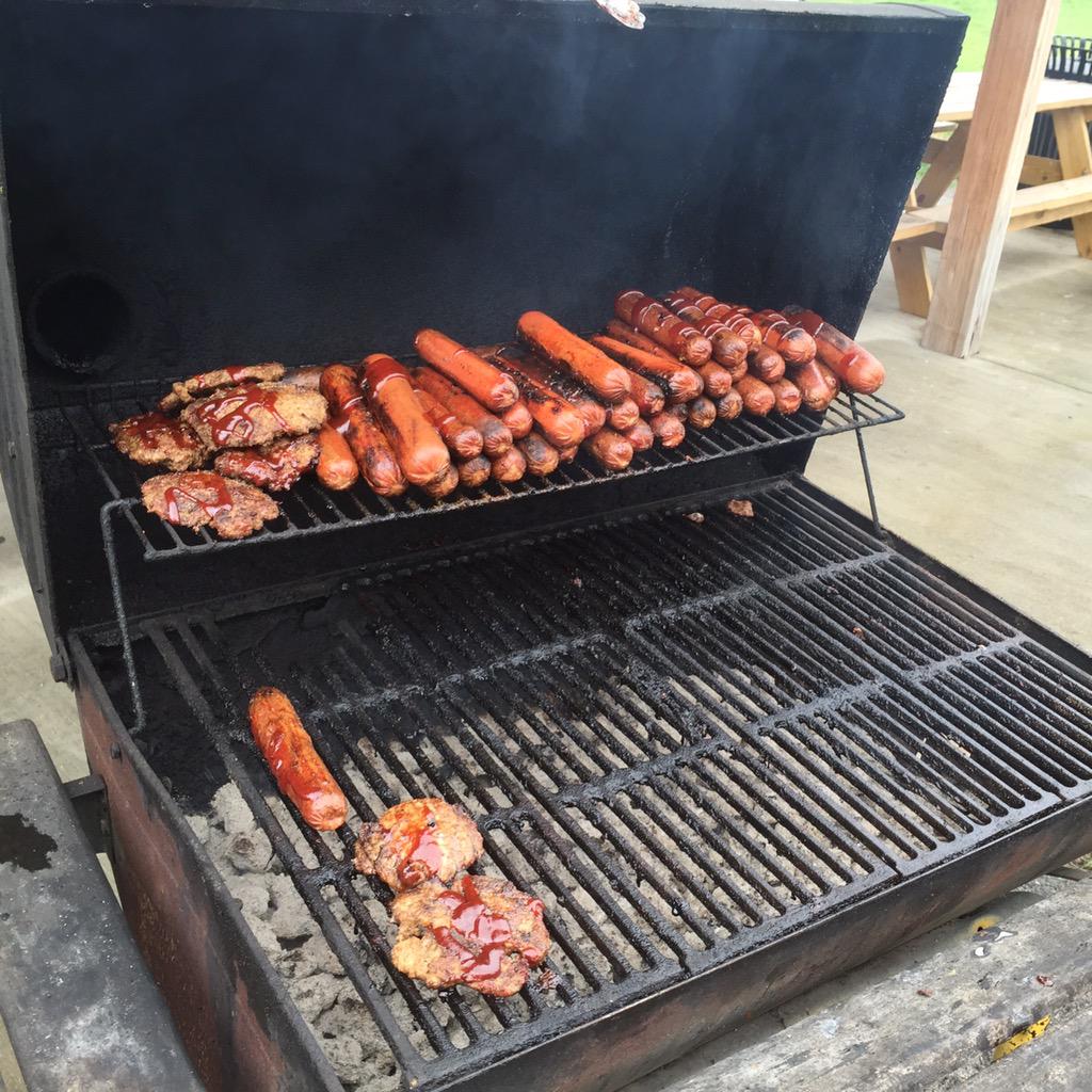 KeithECaldwell's tweet photo. Vote and come out for burgers and hot dogs by Joe Green at Watkins Park! #Nashville #vote2015 http://t.co/GP8YZciuzD
