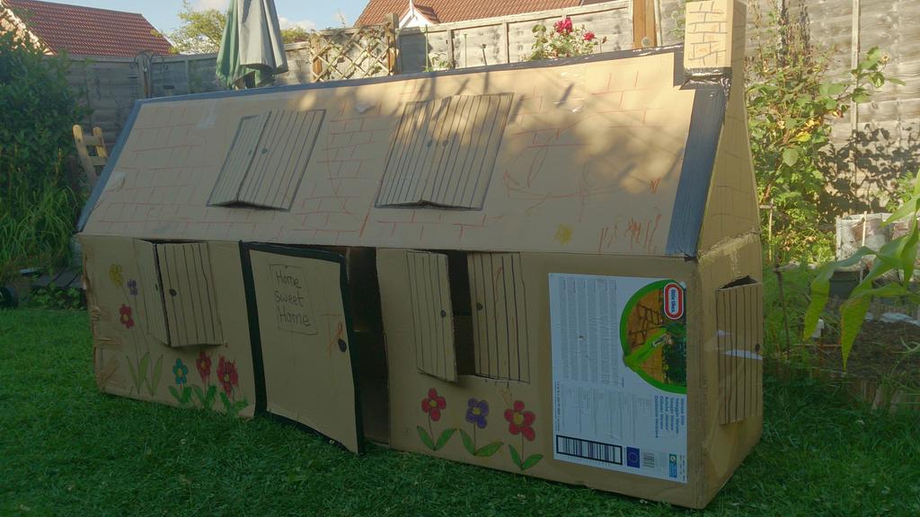 Rawsonrocks's tweet photo. Boxes really are as much fun to play with as what comes in them! @Playday2015 @wearewildthing #wildtime #Playday2015 http://t.co/IPi8UqsvQa