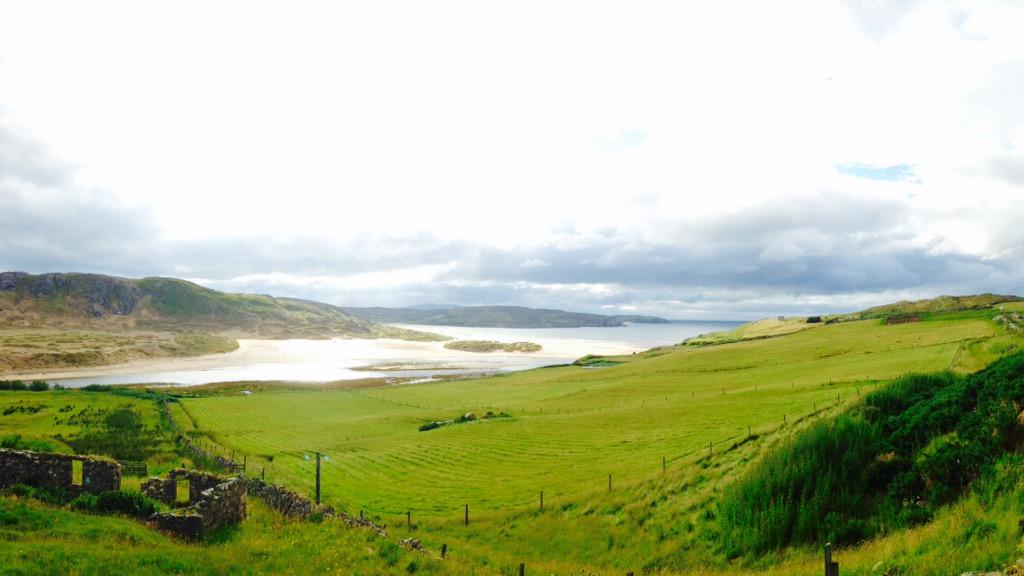 fkmunro's tweet photo. #Scotland #tongue #bettyhill #summer #farrbeach #highlands ☀️👍💚 http://t.co/sHDLbZeT3L