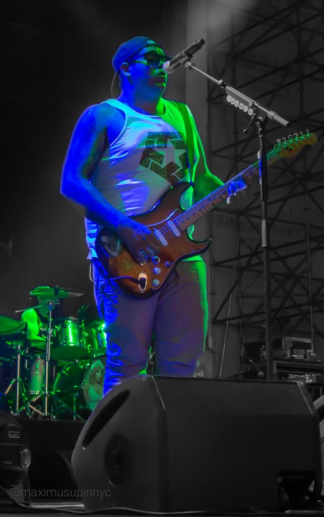 maximusupinNYc's tweet photo. Last night's show in NYC at JBL Live At Pier 97 - Sublime with Rome @RomeMusica http://t.co/MqeGxKFc24