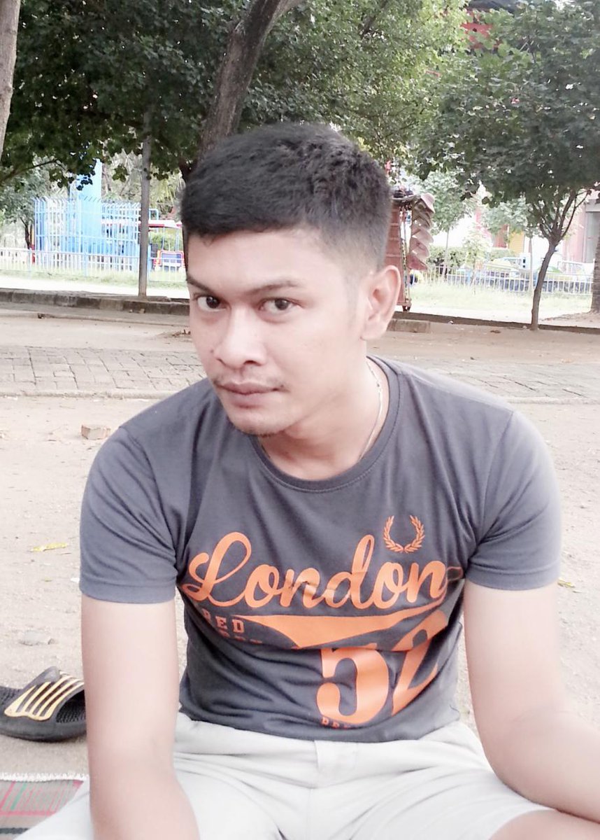 MielaAiu's tweet photo. Makasih ya suamiku sayang da jd suami siaga slama aku hamil rela nungguin dan ninggalin krjaan demi launchingx jagoan http://t.co/7VwkMkIuZL