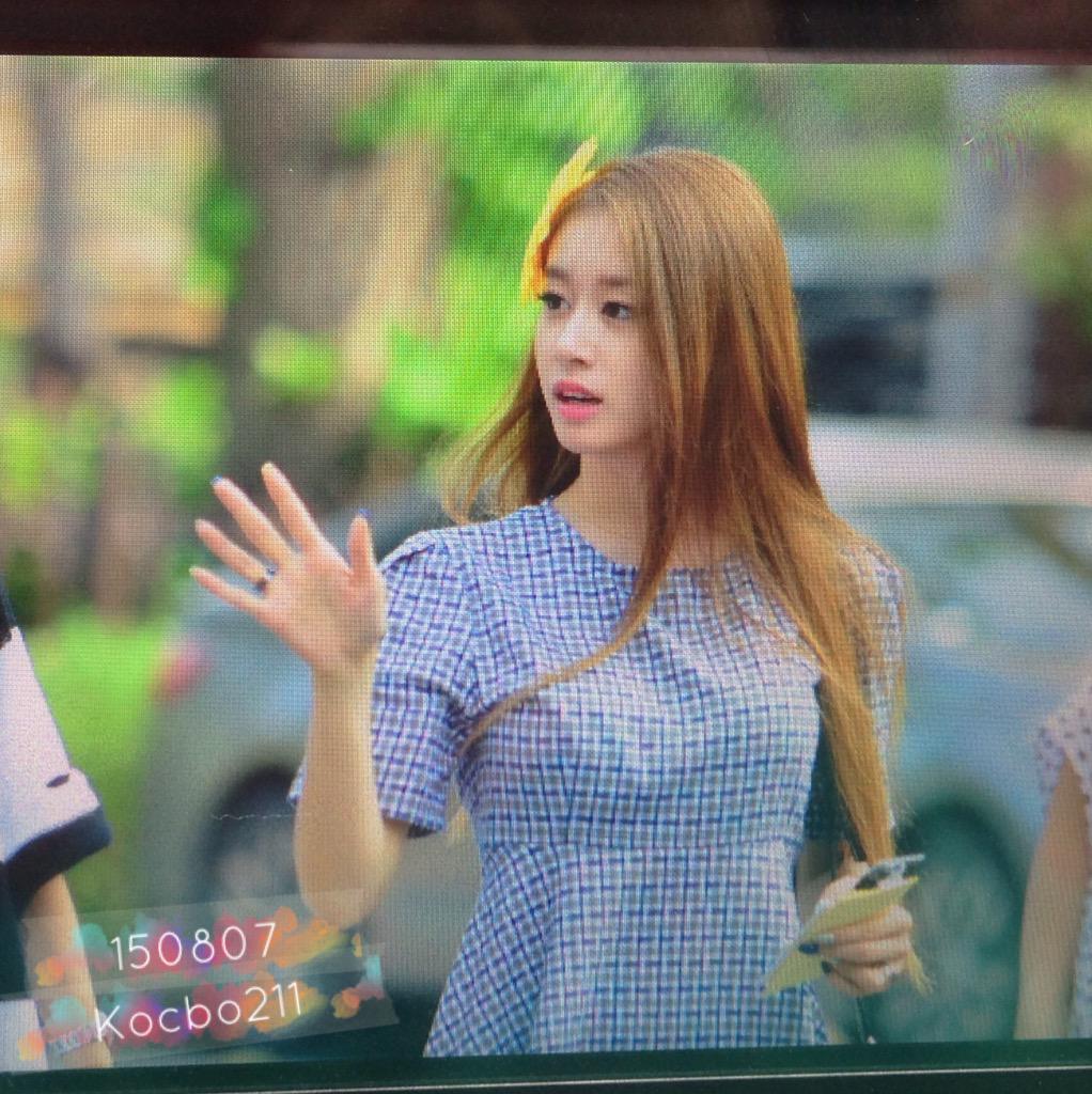 KocBo211's tweet photo. 150807 omooo 😭 #Jiyeon #musicbank #뮤직뱅크 출근 http://t.co/R9KmUD48Y7