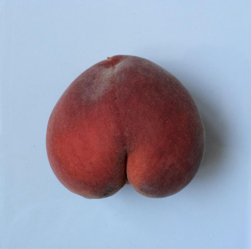 Ugly Fruit and Veg on X: PEACH BUM! Not to be confused with Beach