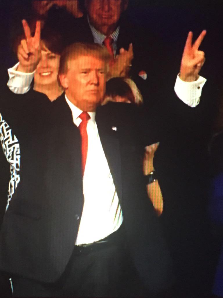 RogerJStoneJr's tweet image. Trump's the one ! @realDonaldTrump @Yuge @DonaldTrump2016