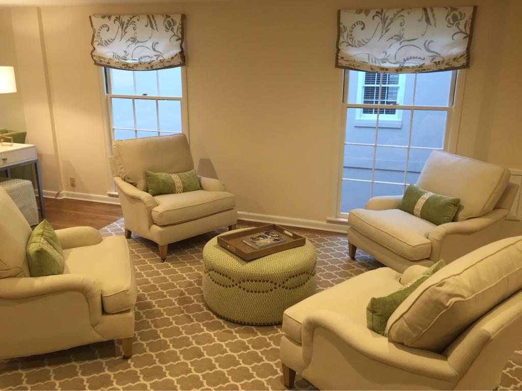 KDolemiss's tweet photo. The new "Green Couch" room at the KD house looks amazing! 😍 http://t.co/OjSfQrE8fL