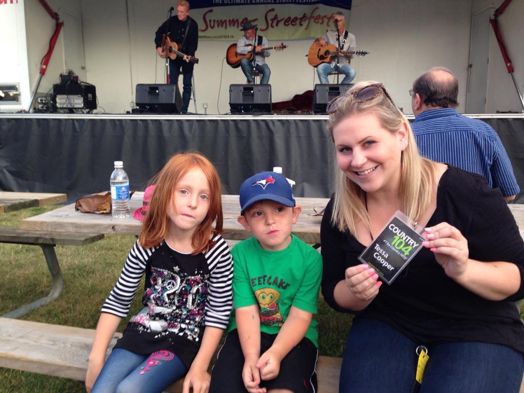 Country 104 tweet media