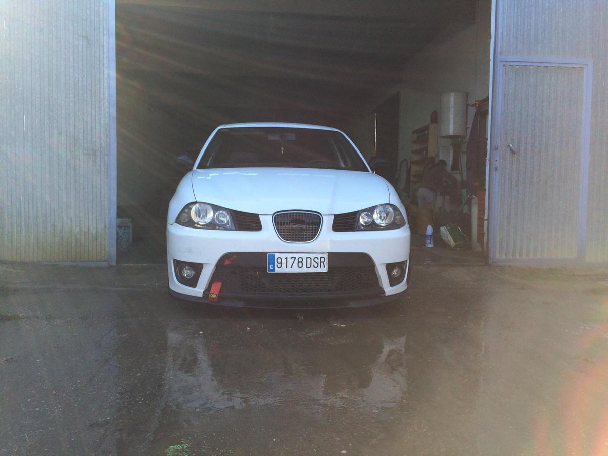 avi1069's tweet photo. Vendo "Ibiza Cupra R Tdi 160cv" en #wallapop http://t.co/lSRpZeOnP6 http://t.co/LyIzL9dv44