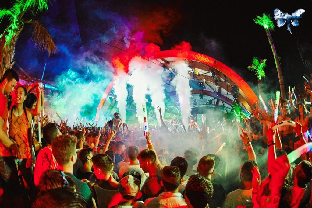 How it looks like when <a href="/nervomusic/">NERVO</a> hits the stage of <a href="/NoaBeachClub/">Noa Beach Club</a>