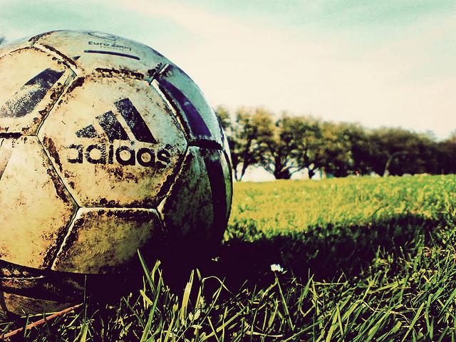 MotivacionesF's tweet photo. FÚTBOL: Mi vida en 6 letras. http://t.co/OgTb71LsiS