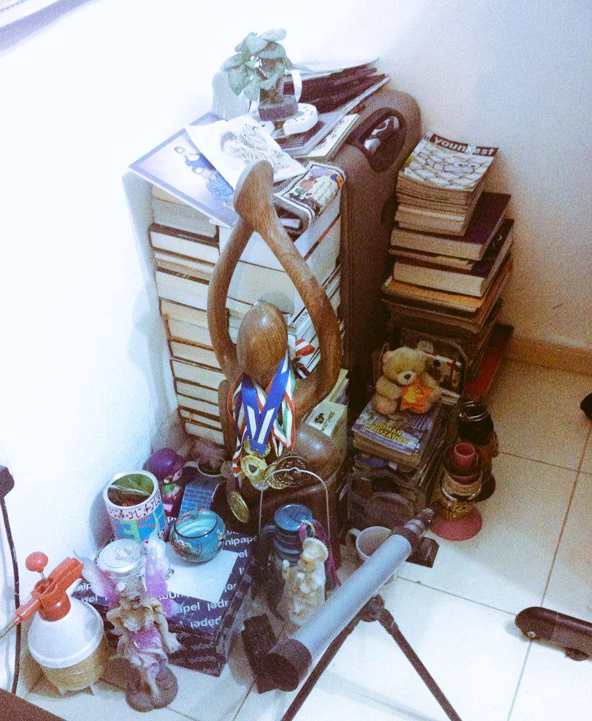 Greeshma9805's tweet photo. Refurbishing, Refurnishing and Redecorating my flat... Not an easy task..😅 http://t.co/0uzpLtBe1f