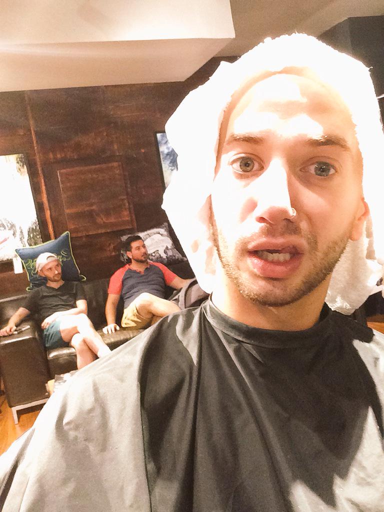 ItsScarlettBobo's tweet photo. Mmmmmm warm towel treatment @ShopTheMensRoom @PeterTertsakian ๐ฆ๐
# TheMensRoom #shavemyballs #rubmyhead #BoBoSexuals http://t.co/KLC9cXNgRr