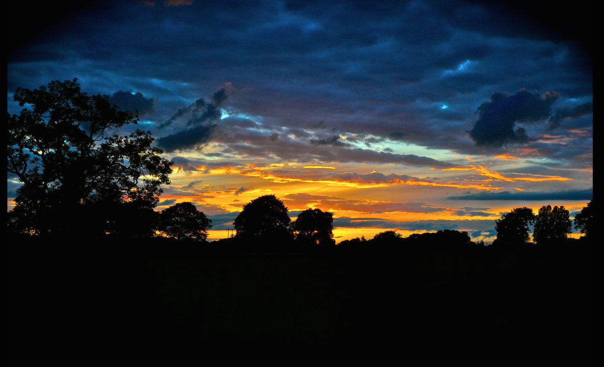 Steam_Threshing's tweet photo. A beautiful sunset over the Threshing field this evening - Today's fine weather is set to continue this weekend!!! http://t.co/7tk7WMpgSj