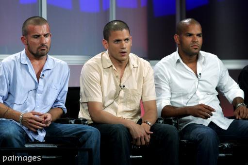 WATNCelebrity's tweet photo. FAN OF PRISION BREAK?

It's coming back plus Dominic Purcell &amp; Wentworth Miller (back from the dead) to appear. http://t.co/pcO1OpF31l