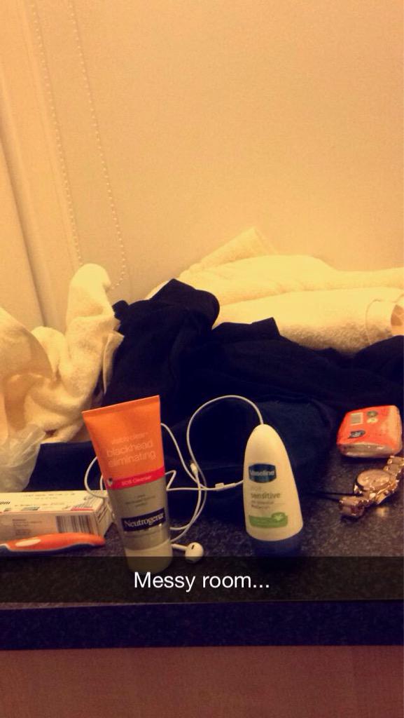 flat5rfe's tweet photo. #messiestflat #RFESS15 #rfess15 @flat5rfe @Talent_Spotting πππ our flat is doing well with those positive commentsπ http://t.co/iljKkAxOPE