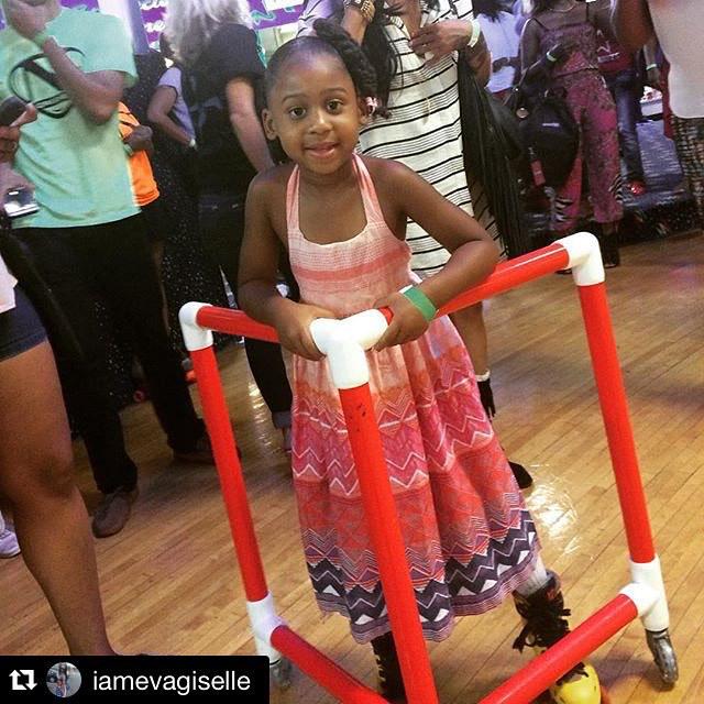 MimiFaust's tweet photo. Nugget having a blast at @nickcannon #Back2SchoolGiveBack @iamevagiselle http://t.co/IMyRl5MR2Q http://t.co/SvRHYyP6aE
