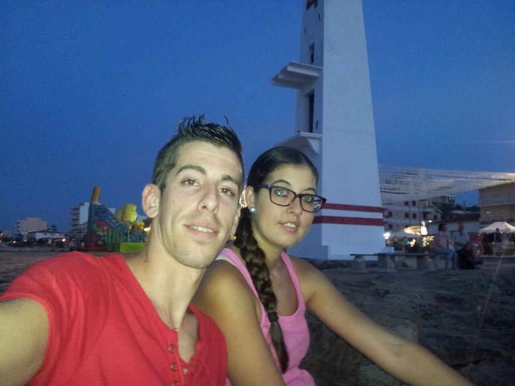 sandraaa198911's tweet photo. Tarde de paseo y picatapa con @ismaelgolf7 tqm. http://t.co/eLtnTn8ctV