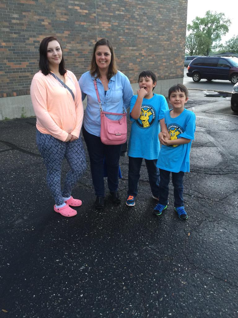 BartelMichelle's tweet photo. @ActuallyNPH hoping you could help spread the word to help homeless family. A page set up at http://t.co/nPL7Yi639I http://t.co/EHTLfGRMJ4