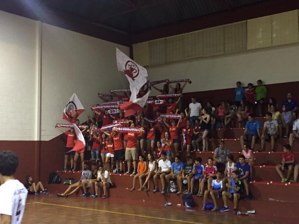 TelepenesFC's tweet photo. COMENZO EL ESPECTACULO http://t.co/hRdbc4IoGK