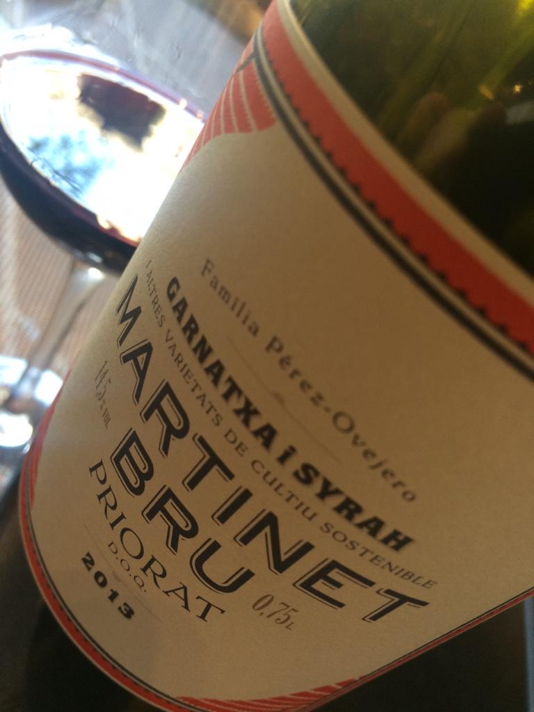rvalls1's tweet photo. Els regals en forma de #vi que ens fa la Sara anyada rere anyada reflecteixen #paisatge i #clima @MasMartinet #wine http://t.co/yd78jSLfxR