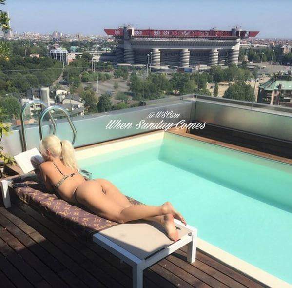 ACForzaMilano's tweet photo. What a view! And yes I mean the San Siro! 😜 #Milan http://t.co/FymTYkvU5F