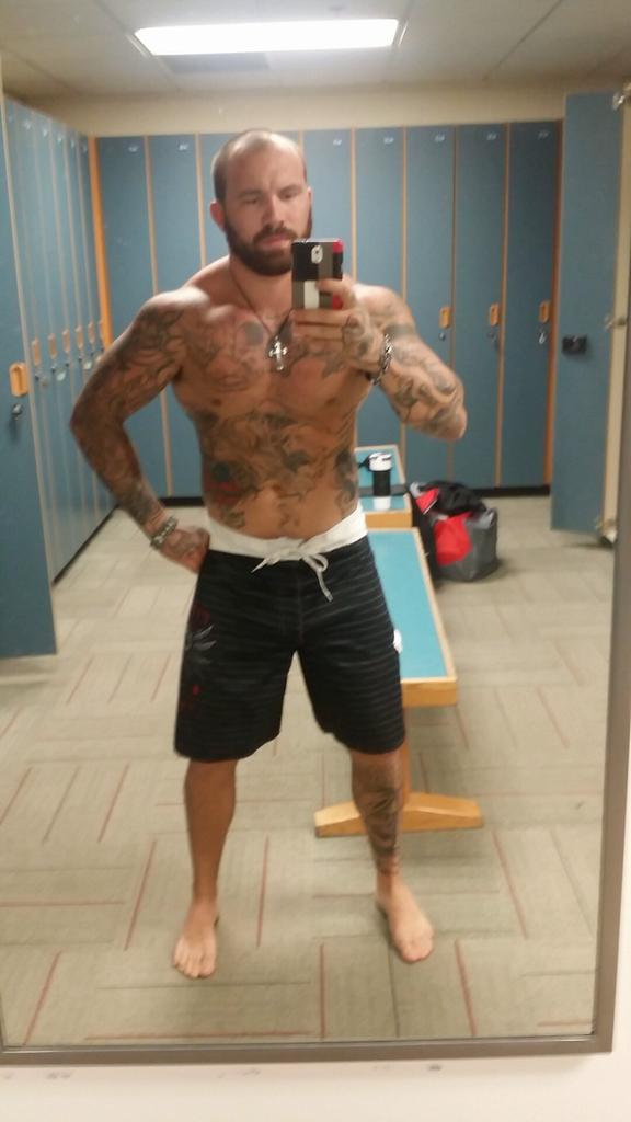 MTVAdamLind's tweet photo. Ready for my powerlifting meet ! http://t.co/3qRxaNmNg9