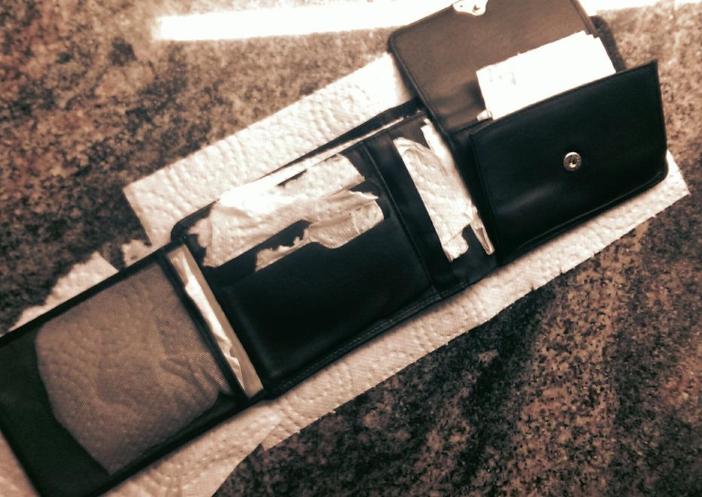 Wenn's Portemonnaie in dr Badhoose blibt ... #rhyschwimme #wiggelfisch