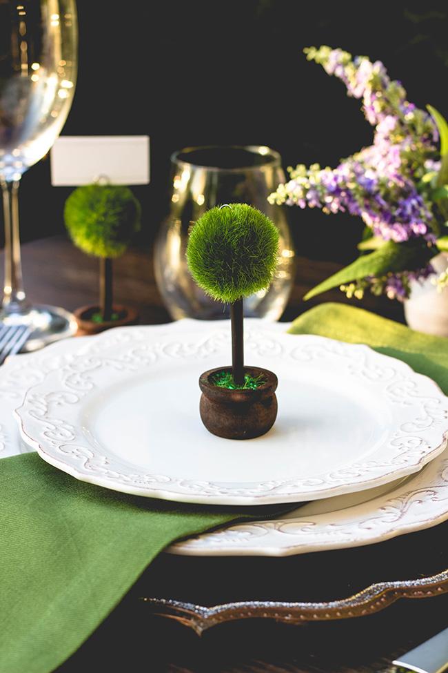 A breathtaking topiary always the stunning showpiece for any #gardenwedding #cheapfavorshop #garden #favor