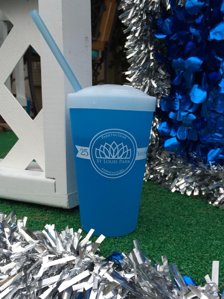 maggieinmpls's tweet photo. Using our new #SiliPint cups for the first time at the New Brighton parade. #silipints #slpambassadors http://t.co/xnn0XpJX8h