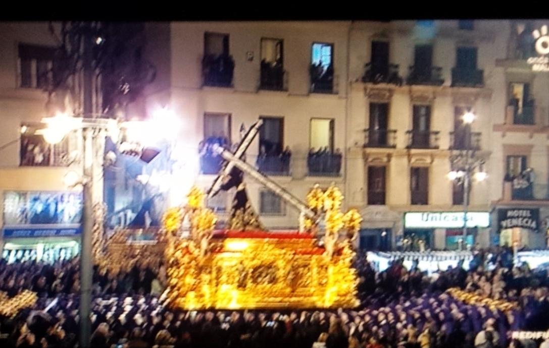 Nazarenos del Perchel, frente a frente