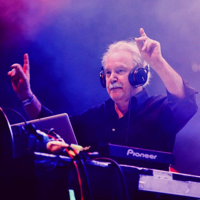 giorgiomoroder's tweet photo. #TBT to this @meltfestival moment 💙💜 #melt2015 📷: Thomas Quack http://t.co/XuOHCdwNn6