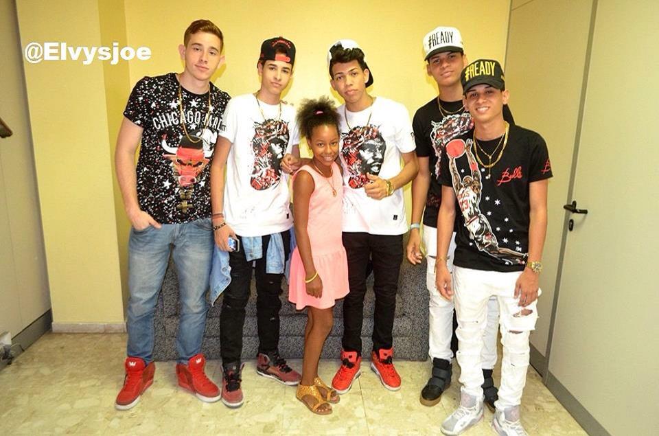 elvysjoe's tweet photo. “@Escandalodel13: #FansReady @LaPandillaRD En @Escandalodel13 Foto @elvysjoe http://t.co/dcLFHspglY”