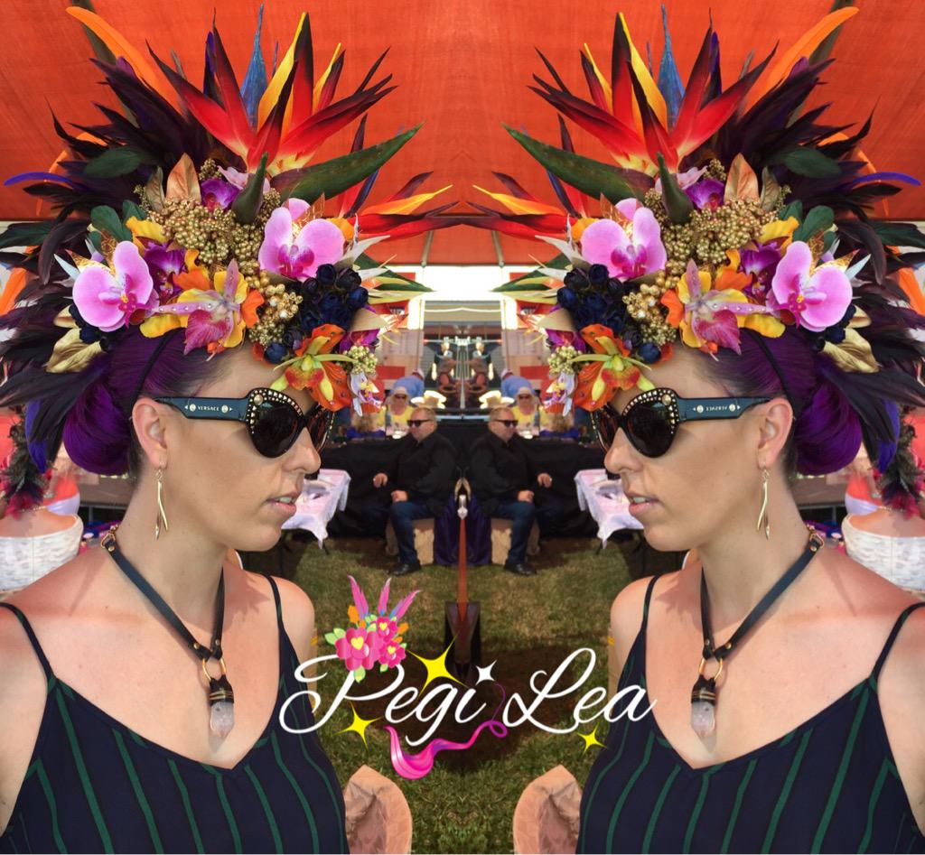 PegiLea's tweet photo. So much Fun at #DarwinCup @DarwinTurfClub 💥🐎🌷🍃 #RacingFashion wearing #PegiLeaMohawk #BirdOfParis @racingfashionau✨🐎 http://t.co/D9UAEiUQFu
