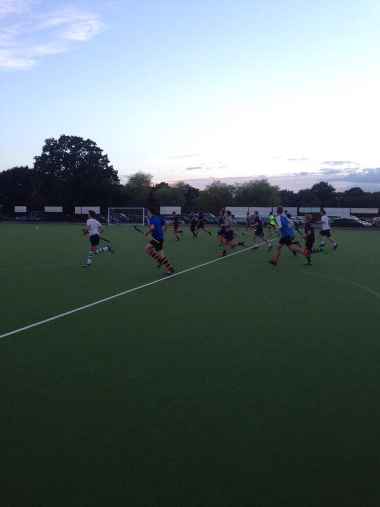 BournemouthHC's tweet photo. Great first session back for @BHCMens1XI at @ChapelGateBSC #bourne2run #bourne2play #preseason #BHC http://t.co/laaiGOO4vB