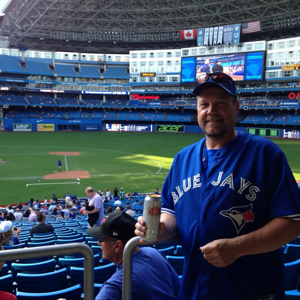 rpsummit08's tweet photo. Back at a Jays game, this time in TO, go Jays go! http://t.co/DhxguIhqE5