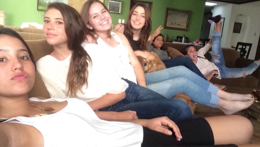 isabellolula's tweet photo. Volver a estos días, las quiero demasiado💕 http://t.co/PB3Uv4ESrr