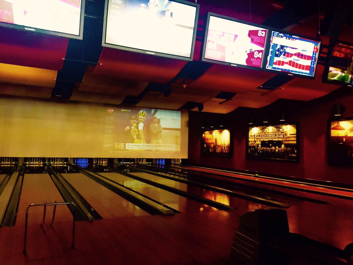 DelrayBeachLife's tweet photo. @FrankTheatres is a fun emporium! #delraybeach #delray #southflorida #franktheatres #fun #movie #bowling #strike http://t.co/rhL28qGrpl