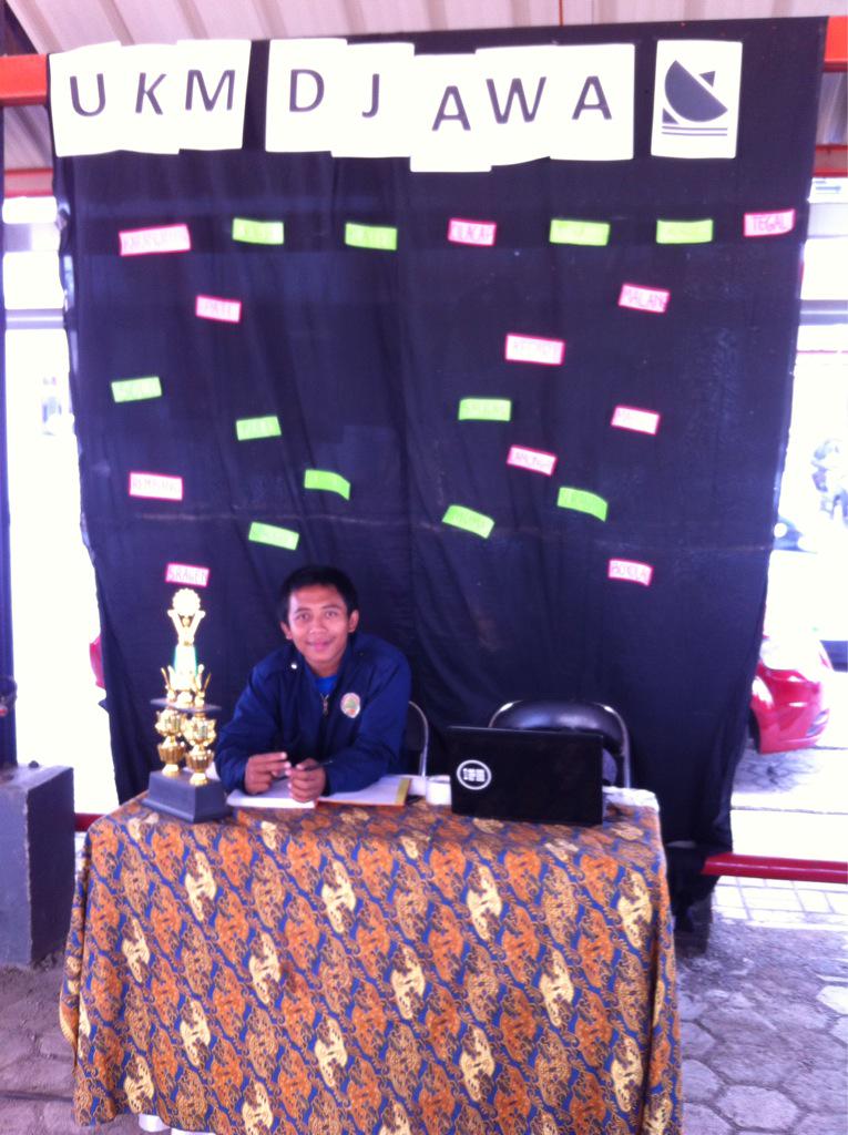 Tjap_Parabola's tweet image. Yuk, setelah Jumatan mampir ke stand UKM Djawa di UKM Fair stand no 23 yukk, ditunggu sampai jam 5 sore~