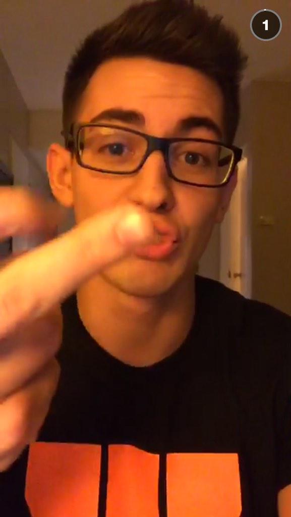 MayhamUS's tweet image. Watched your snapchat story, you flipped us off @FaZe_Censor 💀😂