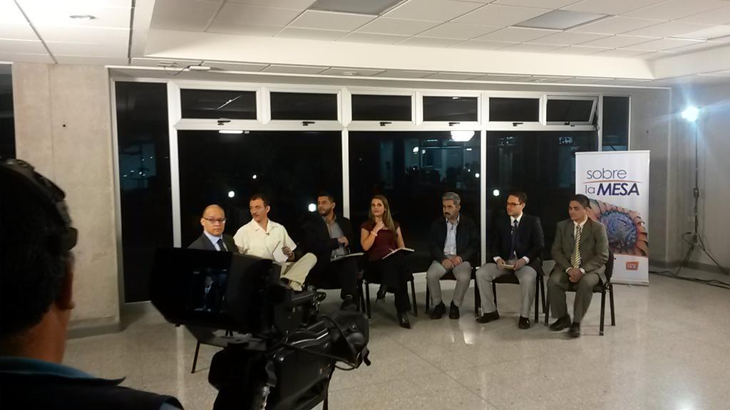 Iniciamos con la grabación del programa <a href="/sobrelamesaUCR/">Sobre la Mesa CIEP-UCR</a> en el cierre del #CongresoCP2015