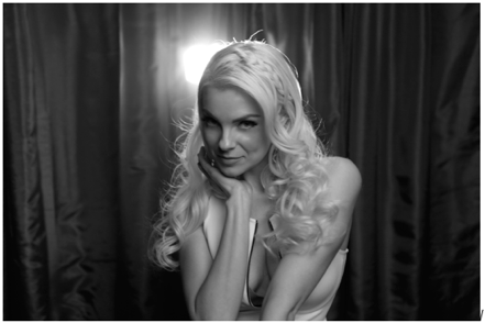 SFShameless's tweet photo. New interview posted with @IamChelseaDash! #ShamelessPromotions #ChelseaDash http://t.co/0drzEqflQZ http://t.co/4vxgS7Xy2N