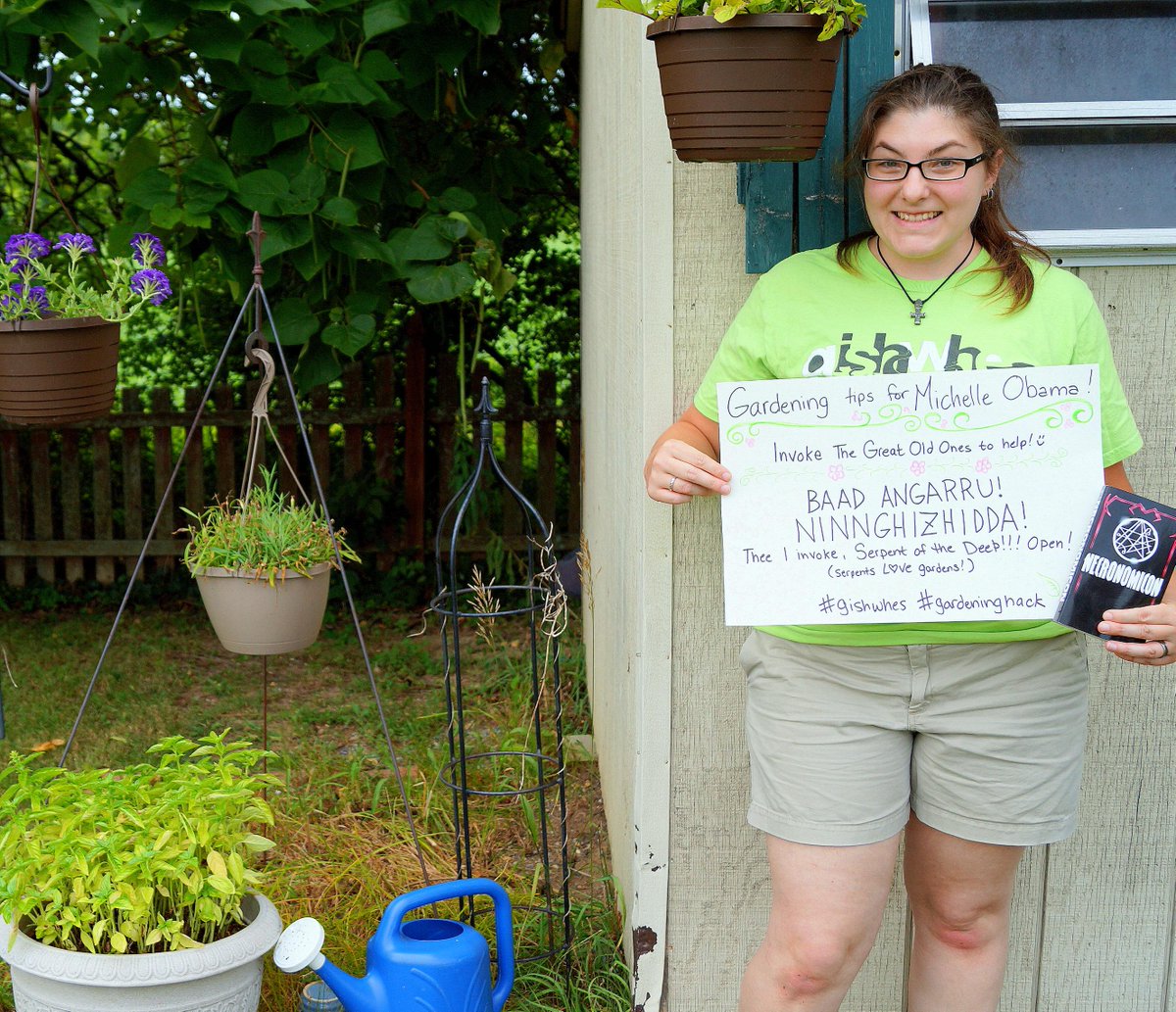 yesod9's tweet image. @MichelleObama @gishwhes tip for you! HAIL THE GREAT OLD ONES FOR THEY ARE ALL &amp;amp; SUPPORT MY VERBENA #gardeninghack