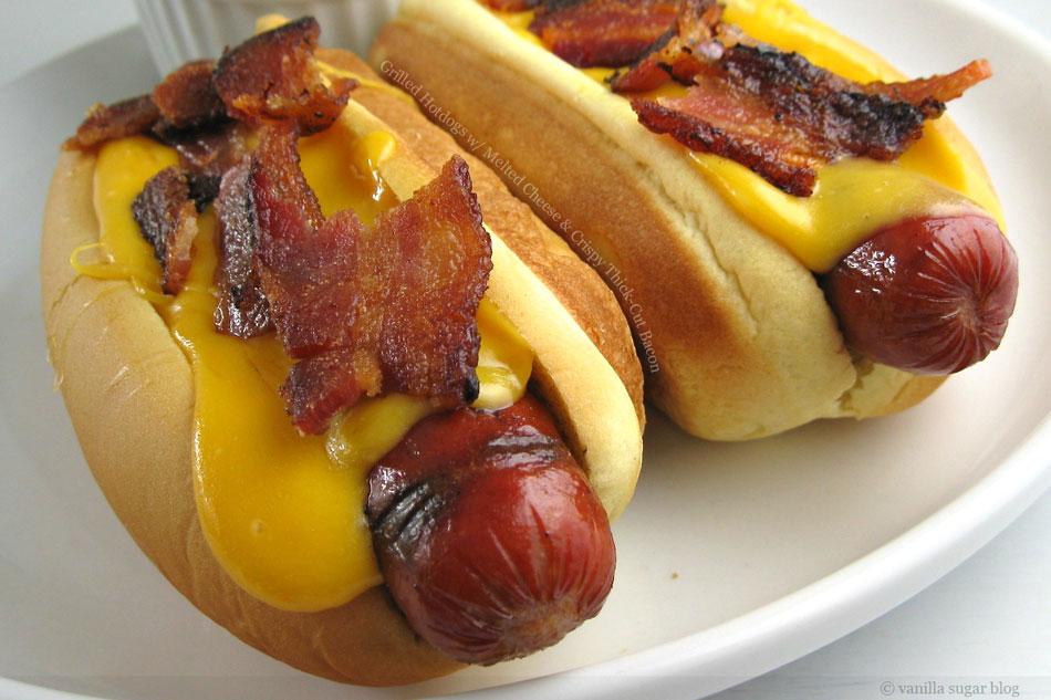 FoodOrga's tweet photo. Grilled Hotdogs with Melted Cheese http://t.co/IBC1Y3joyQ
