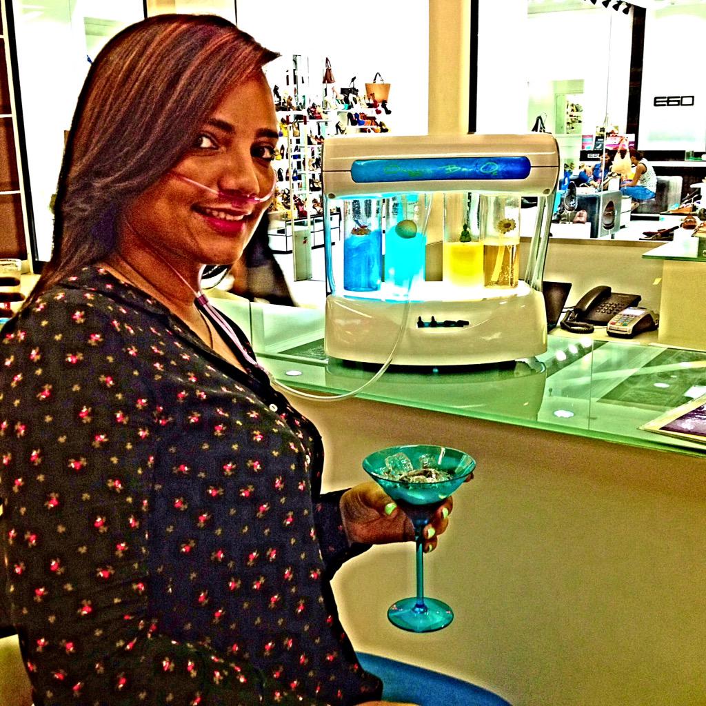 oxygenbarRD's tweet image. Ven y disfruta de nuestro 2x1 mas tu coctel 

Escoge tu aroma favorito 

#oxygenbarRD un bar echo para ti ✔️